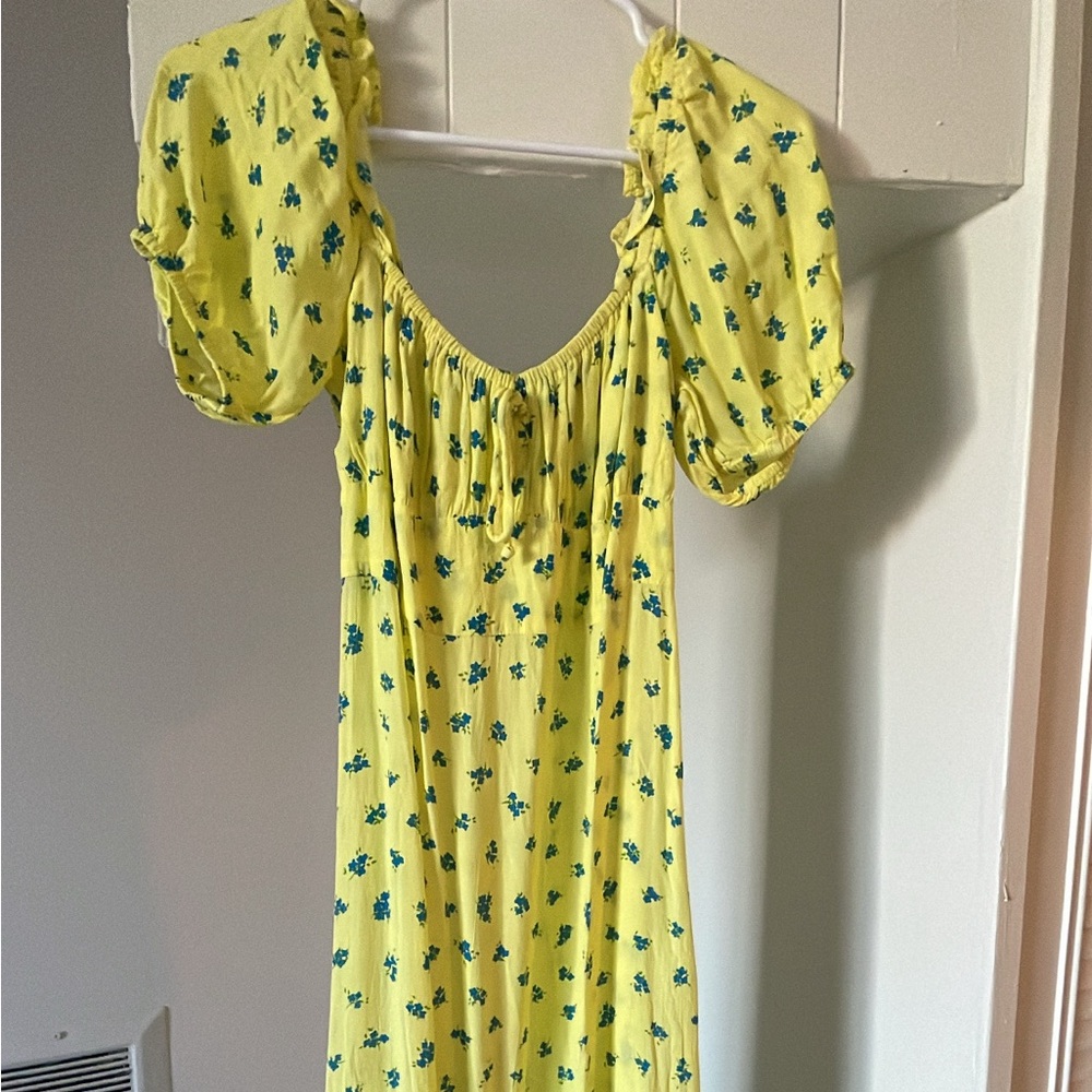 Summer dress - size 10 (us M) but fits more like a small.